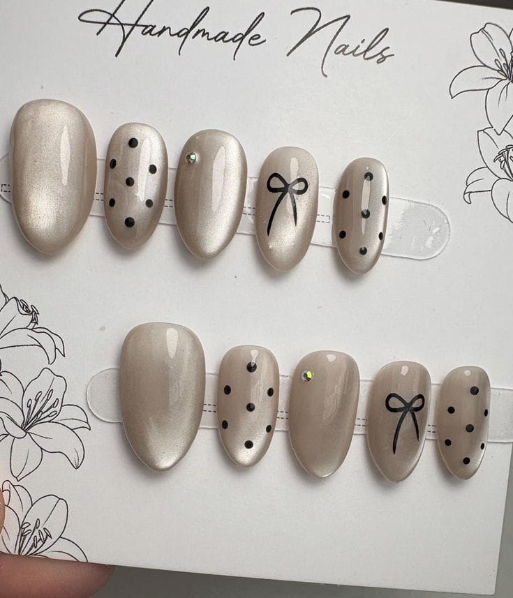 Pack of 12-Cat Eye Nails