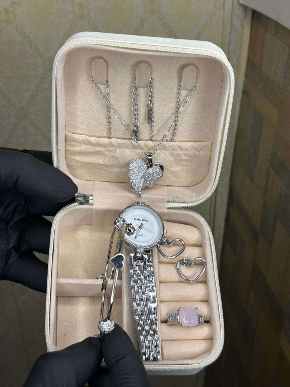 Elegant Heart & Stone 5-Piece Women’s Jewelry Gift Set